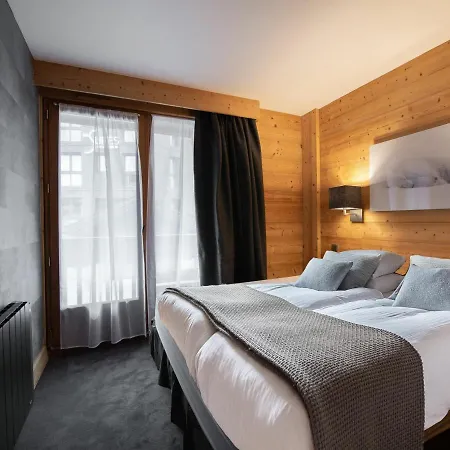 Superbe 80m² Pour 6 A 1850 - 3 Chambres, Parking, Casier A Skis - Fr-1-564-42