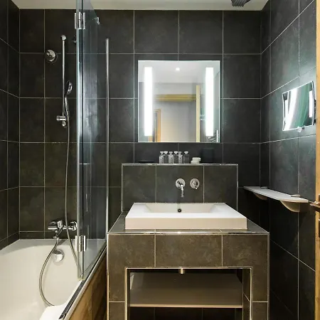 Superbe 80m² Pour 6 A 1850 - 3 Chambres, Parking, Casier A Skis - Fr-1-564-42 * Courchevel
